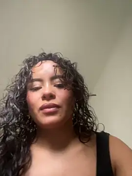 Snapshot of Marie_Rose chatting on 10.04.25 Marie Rose online show from 10.04.25