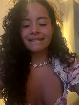 Snapshot of Marie_Rose chatting on 10.12.25 Marie Rose online show from 10.12.25