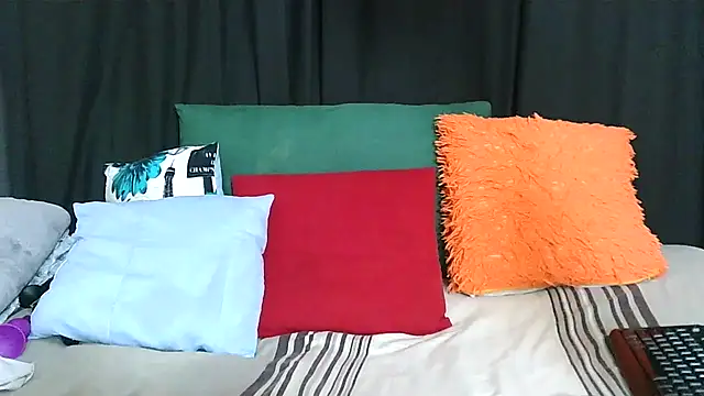 Snapshot of DIRTYTALKINQUEEN chatting on 02.14.25 DIRTYTALKINQUEEN online show from 02.14.25