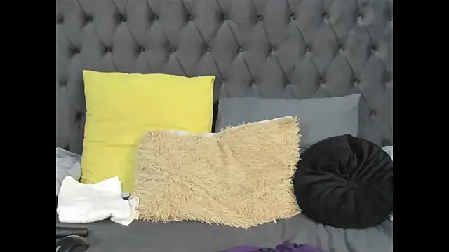 DIRTYTALKINQUEEN online show from 09.19.25