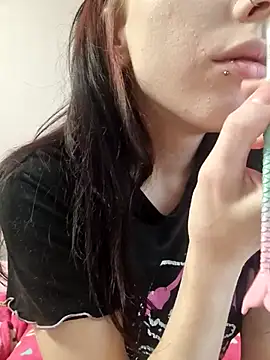 Snapshot of _Alice_0-0 chatting on 10.10.25  Alice 0-0 online show from 10.10.25