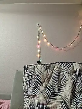 Snapshot of _Alice_0-0 chatting on 10.26.25  Alice 0-0 online show from 10.26.25