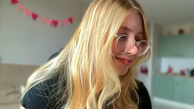 HoneyAudrey online show from 10.21.25