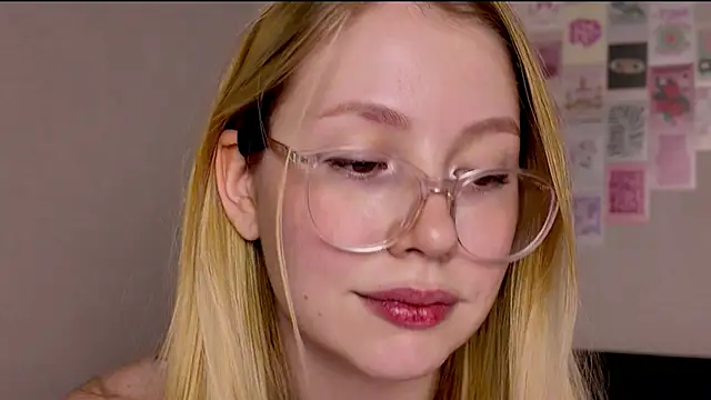 HoneyAudrey online show from 12.05.25