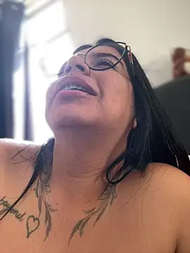 Devilsweet17 online show from 04.12.26