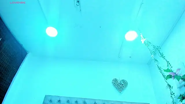 Hannah Miller   online show from 09.20.25