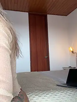 Karen San Miguel online show from 12.08.24