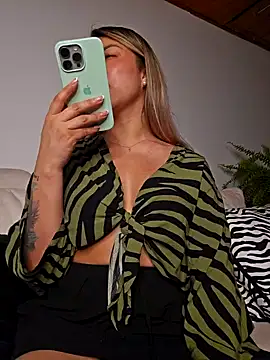 Karen San Miguel online show from 01.19.25