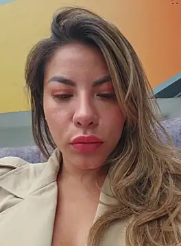 Karen San Miguel online show from 10.10.25