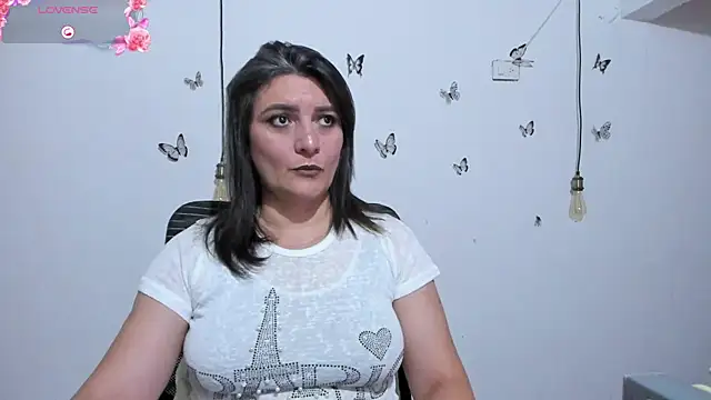 Snapshot of Amie_Adams82_ chatting on 06.23.26 Amie Adams82 online show from 06.23.26