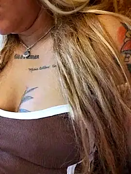 Snapshot of perolaar chatting on 03.25.26 perolaar online show from 03.25.26