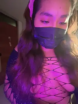 LunaXoxo online show from 02.23.25