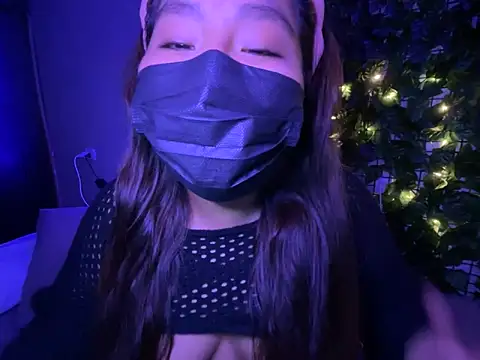 LunaXoxo online show from 03.23.25