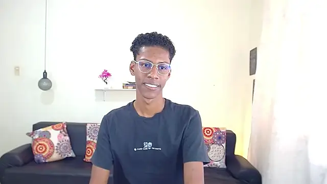 Snapshot of maiki18_ chatting on 01.17.25 maiki18 online show from 01.17.25
