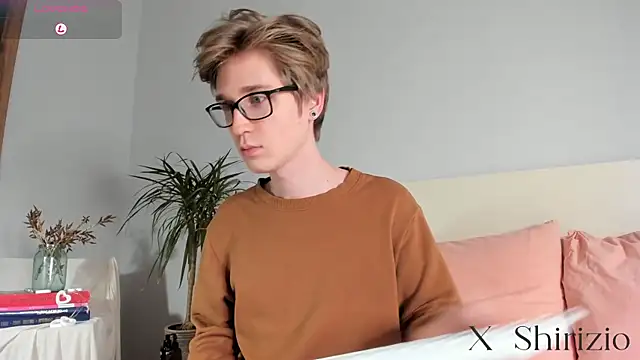 Snapshot of Shirizi chatting on 01.26.25 Shirizi online show from 01.26.25