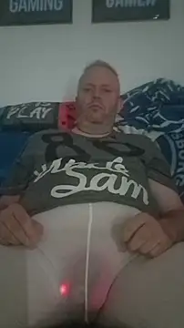 Snapshot of ShyBoy1982 chatting on 11.02.25 ShyBoy1982 online show from 11.02.25