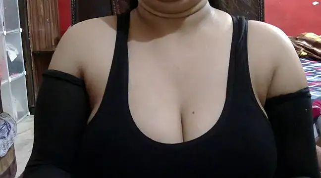 Snapshot of Your-Bhabi chatting on 01.01.25 Your-Bhabi online show from 01.01.25