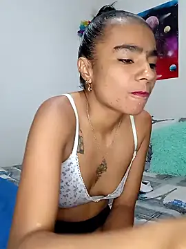 Snapshot of Leslly_ chatting on 12.31.24 Leslly online show from 12.31.24