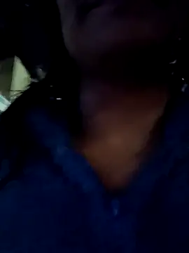 Snapshot of Leslly_ chatting on 01.04.25 Leslly online show from 01.04.25