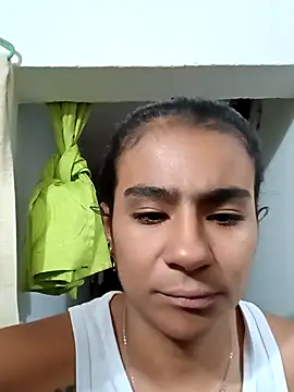 Snapshot of Leslly_ chatting on 01.07.25 Leslly online show from 01.07.25
