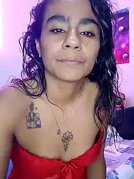 Snapshot of Leslly_ chatting on 02.15.25 Leslly online show from 02.15.25