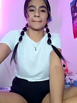 Snapshot of Leslly_ chatting on 02.22.25 Leslly online show from 02.22.25