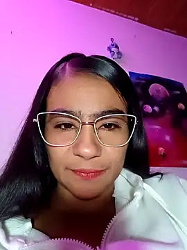 Snapshot of Leslly_ chatting on 02.07.26 Leslly online show from 02.07.26