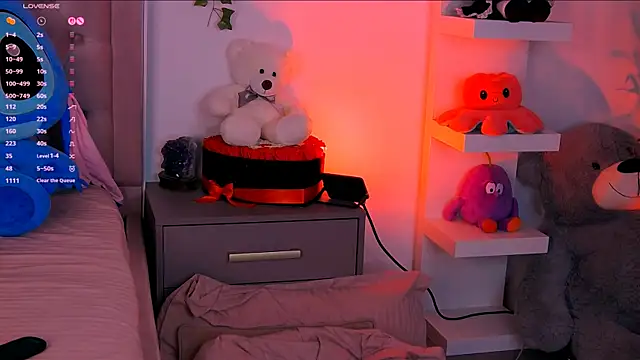 LaylaBrown online show from 10.08.25