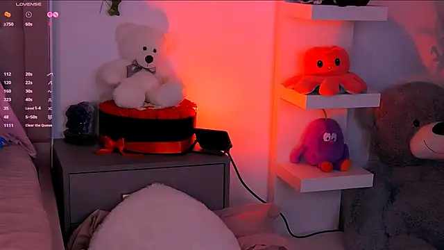 LaylaBrown online show from 10.10.25