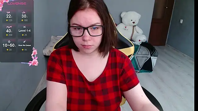 Emily Amorre online show from 09.25.25