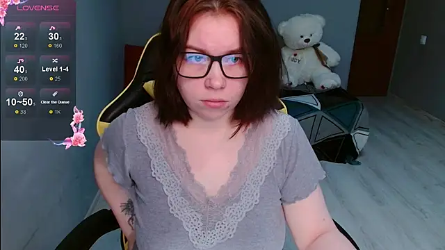 Emily Amorre online show from 10.24.25