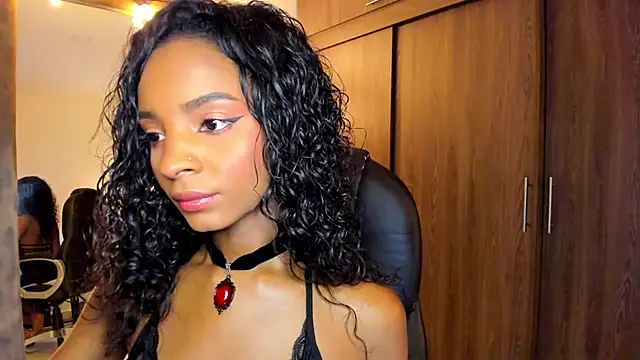 Snapshot of alikahouston4 chatting on 10.15.25 alikahouston4 online show from 10.15.25