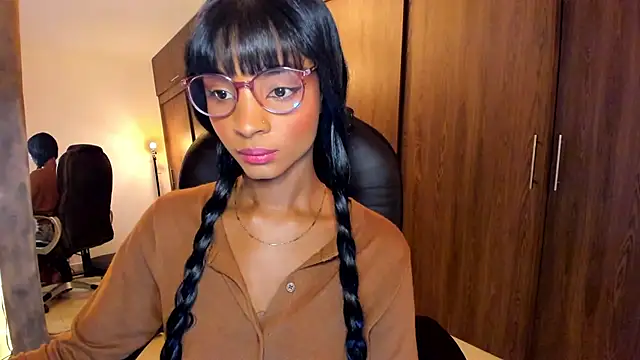 Snapshot of alikahouston4 chatting on 10.24.25 alikahouston4 online show from 10.24.25