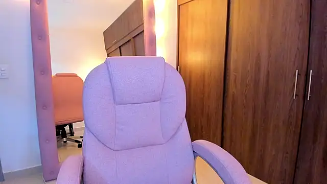 alikahouston4 online show from 02.26.26