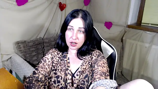 Snapshot of JillStevens chatting on 06.08.26 JillStevens online show from 06.08.26