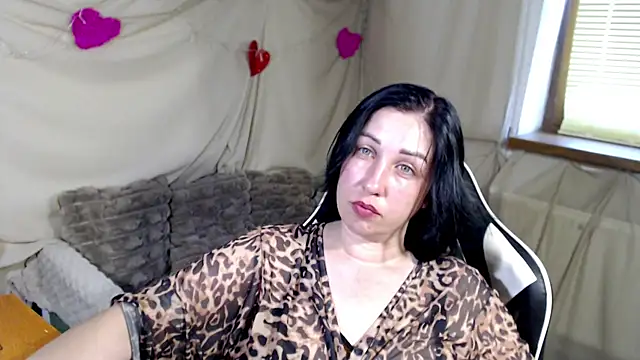 Snapshot of JillStevens chatting on 06.12.26 JillStevens online show from 06.12.26