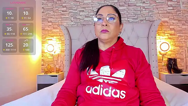 Gina Myers online show from 03.05.25