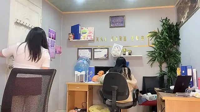 Snapshot of Bamboo_Swetie chatting on 12.19.24 Bamboo Swetie online show from 12.19.24