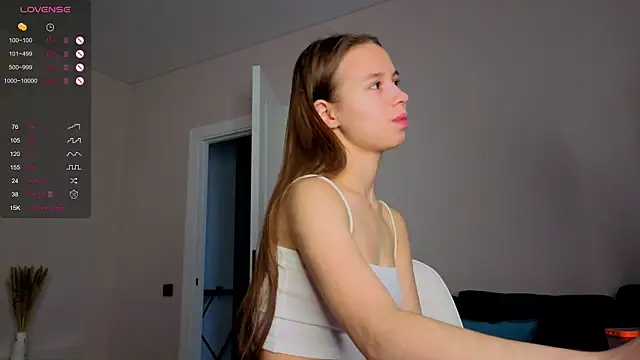 Snapshot of Dream_emma chatting on 09.28.25 Dream emma online show from 09.28.25