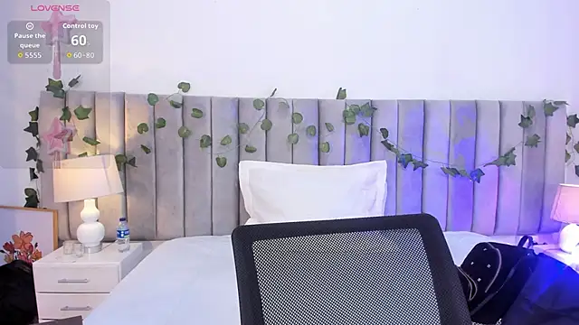 kareena basu online show from 04.12.26