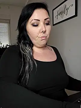 Snapshot of -BonnieBlack- chatting on 02.19.25 -BonnieBlack- online show from 02.19.25