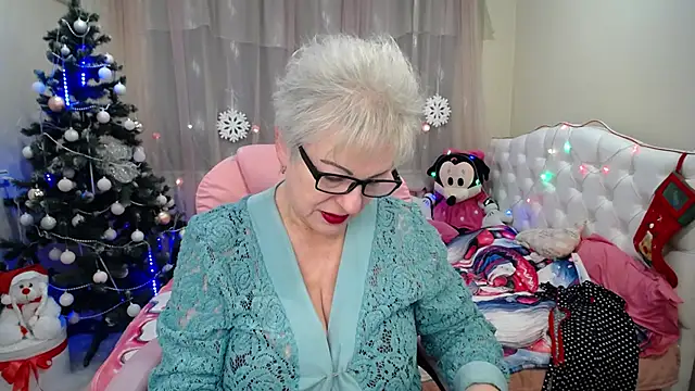 KayleSmoll online show from 12.30.24