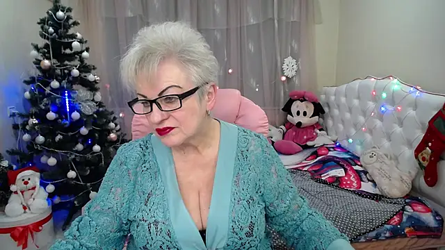KayleSmoll online show from 01.05.25