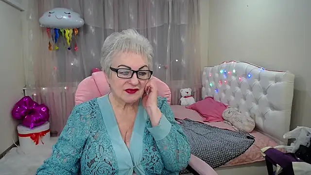 KayleSmoll online show from 01.30.25