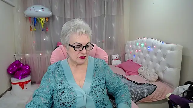 KayleSmoll online show from 01.30.25