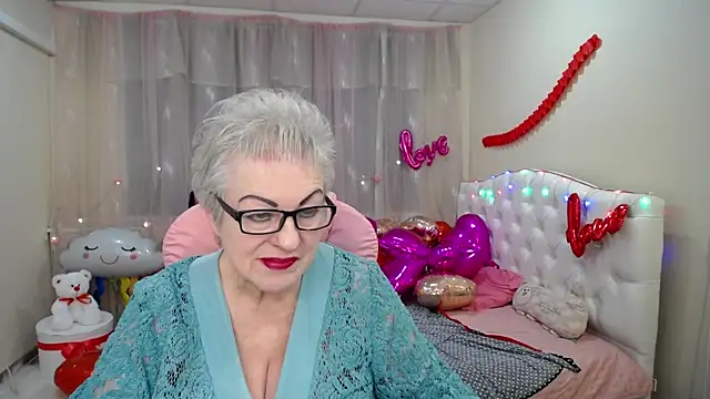 KayleSmoll online show from 01.31.25