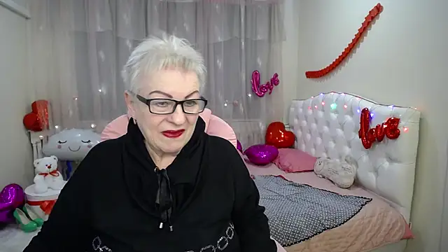 KayleSmoll online show from 02.11.25