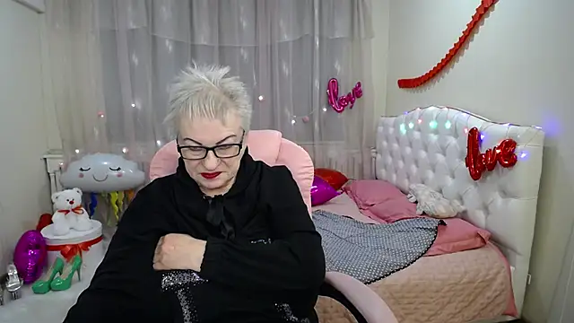 KayleSmoll online show from 02.19.25