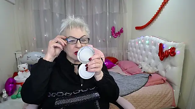 KayleSmoll online show from 02.19.25