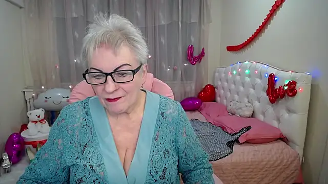 KayleSmoll online show from 02.26.25